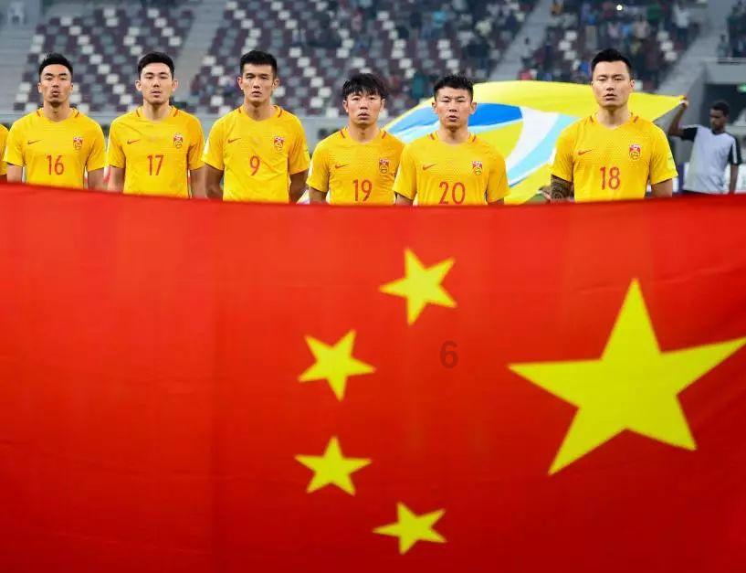 五彩几何塔