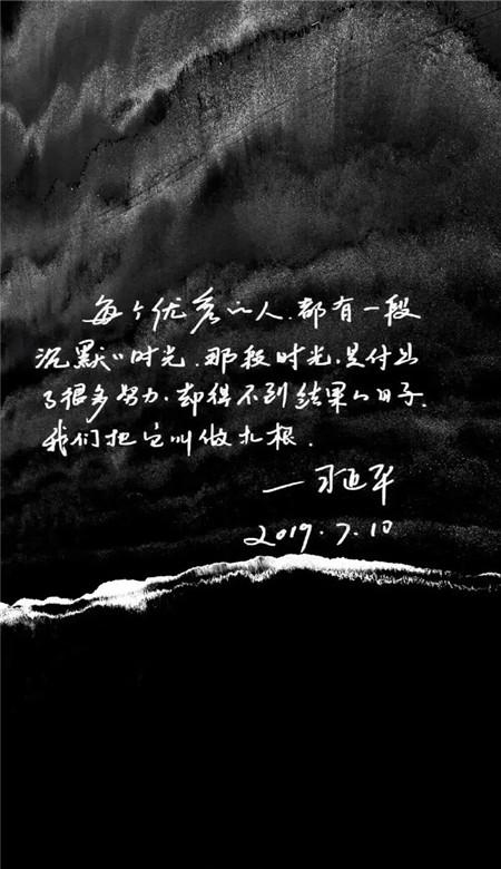 继天津跳水大爷后的又一“8A级景区”上热搜，西湖唱歌大爷火了