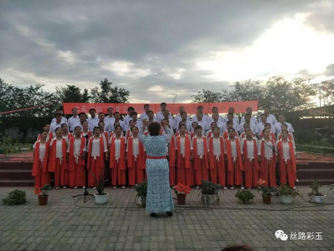 诱导大学生分期购课，学员退课难且扣款不停，遇到这种情况该如何处理？游戏画面