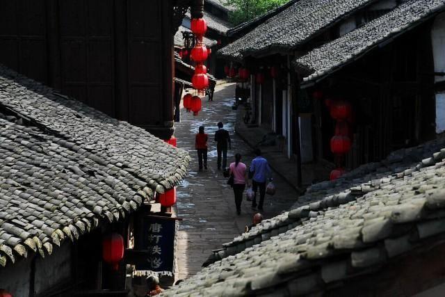 白鹿拍摄广告路透曝光，你认为她的发展前景如何？游戏画面